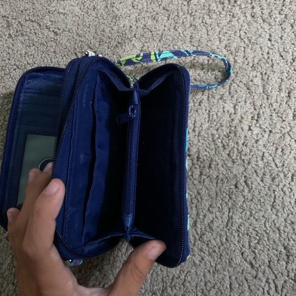 Vera Bradley Crossbody Wallet - Picture 4 of 6